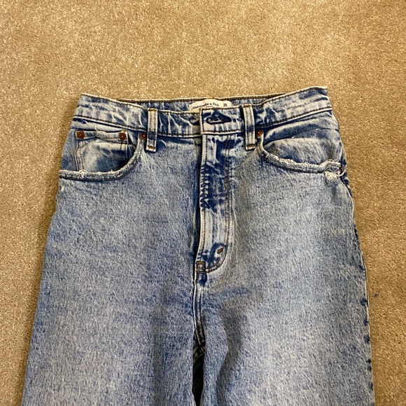 Abercrombie 90s Ultra High Rise Jeans - Picture 2 of 4